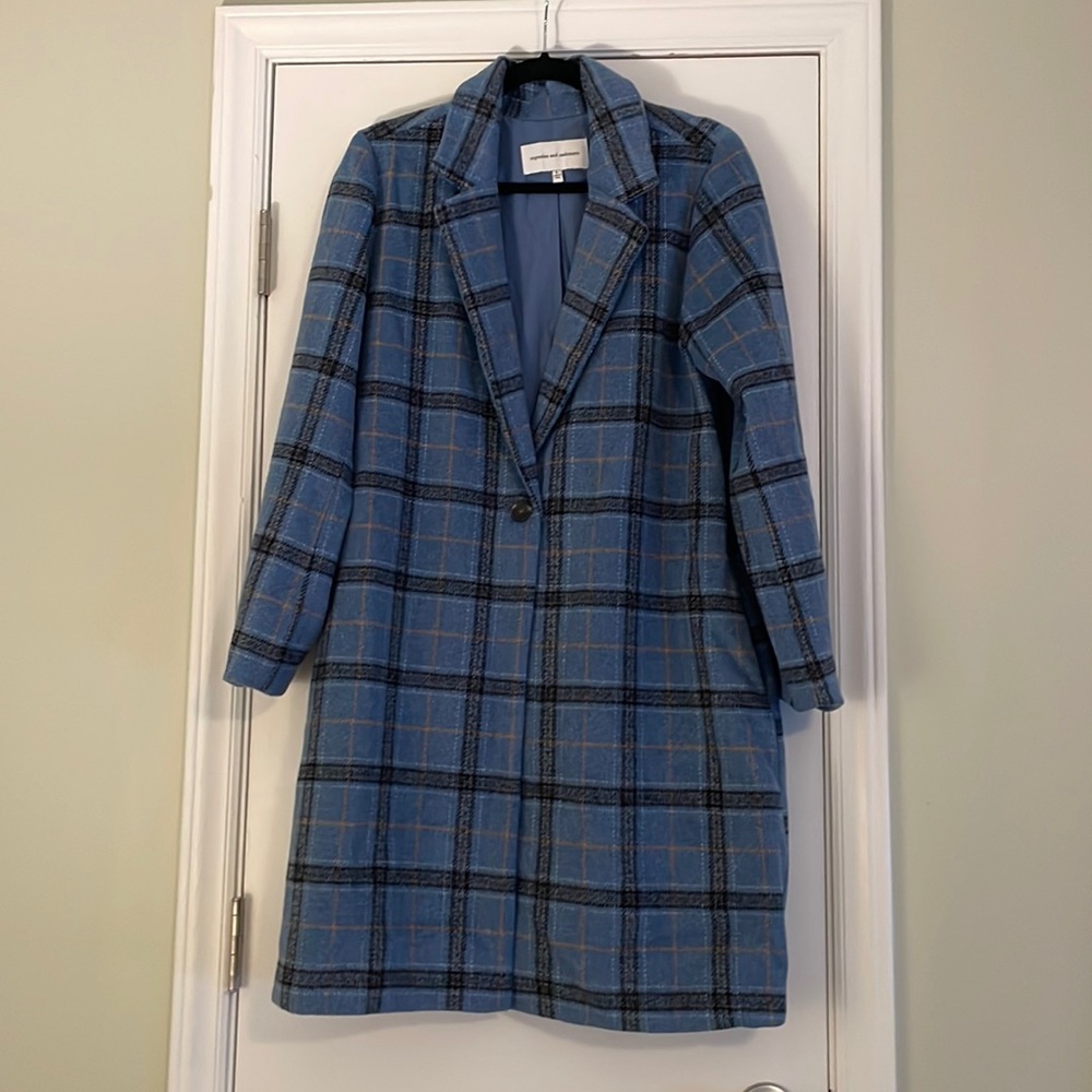 Cupcakes and cashmere coat